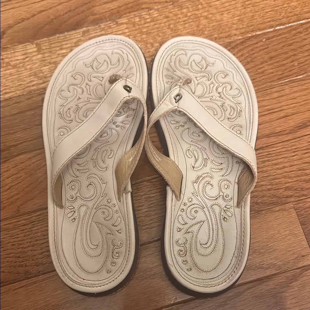 Elegant Cream Sandals